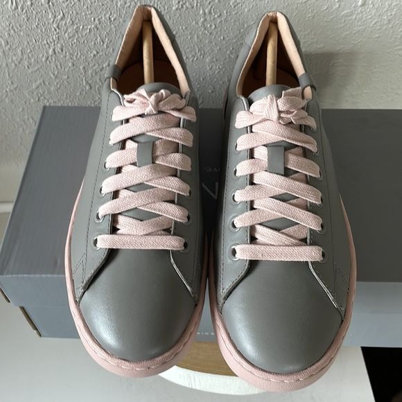 NIB Vionic Pink and Gray Walking Shoes Size 6.5 - Picture 3 of 9